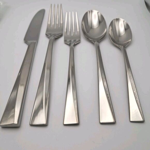 Gorham Twist 15 Piece Place Set Serves 3 Persons Stainless Glossy Flatware New! - Picture 2 of 3